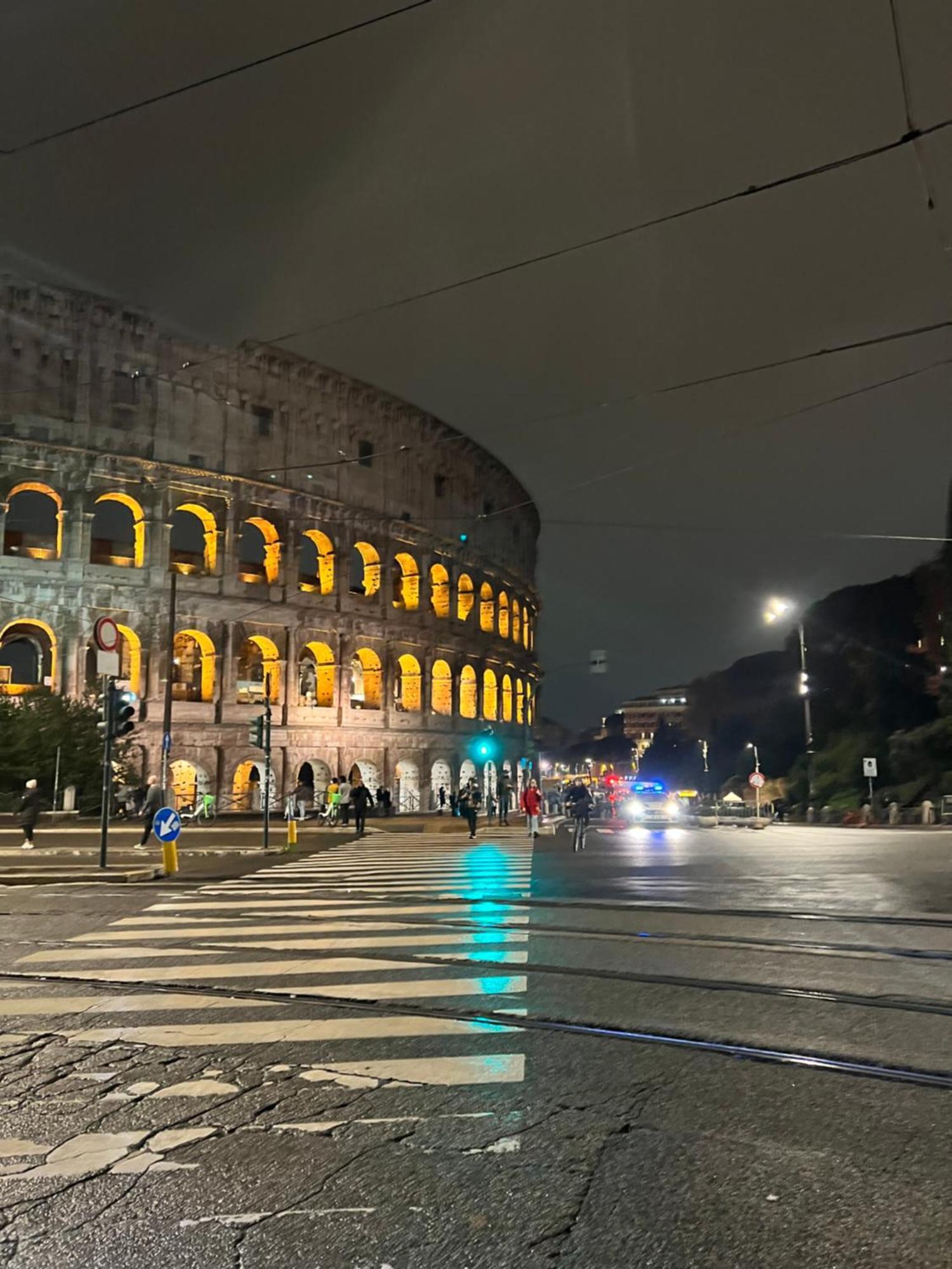 Al Colosseo Appartamento Vintage Рим Екстер'єр фото
